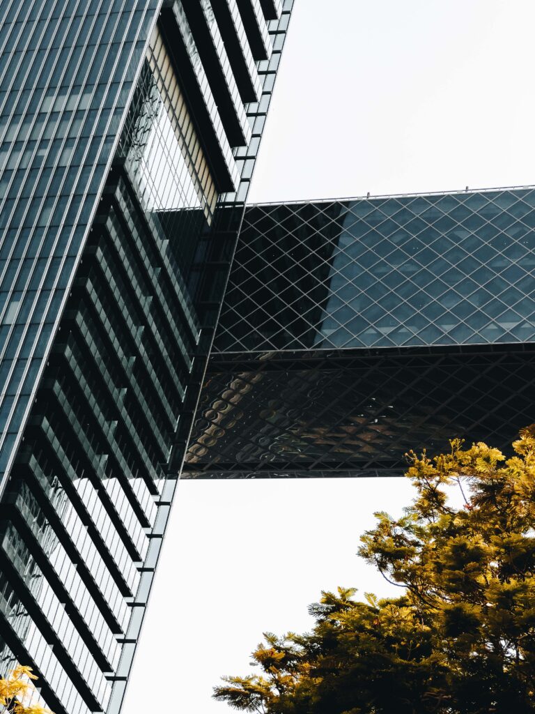 Urban Glimpses: Dubai in My Pocket