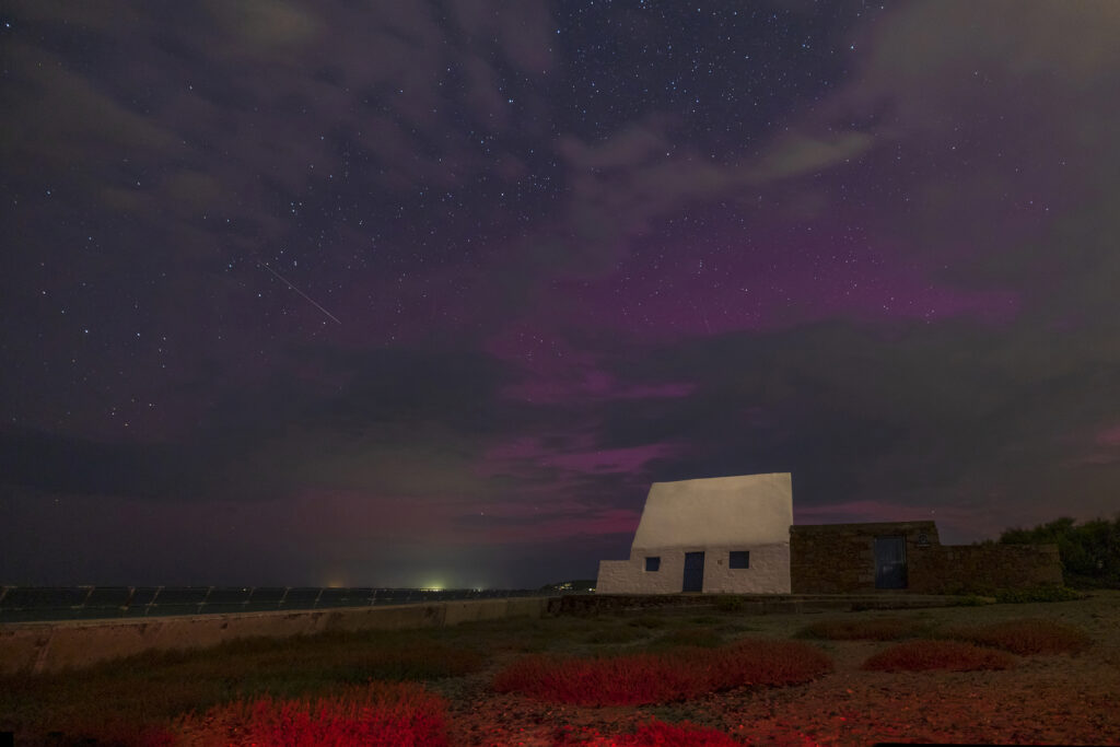 “Jersey under the Aurora’s Veil”