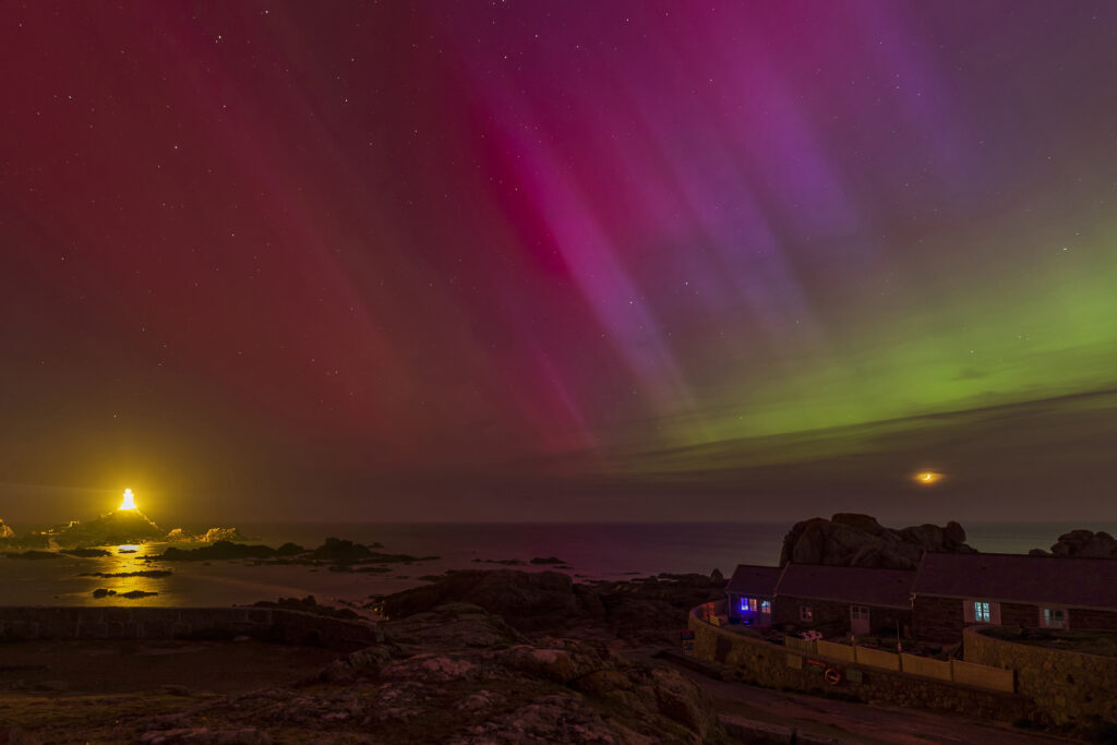 “Jersey under the Aurora’s Veil”