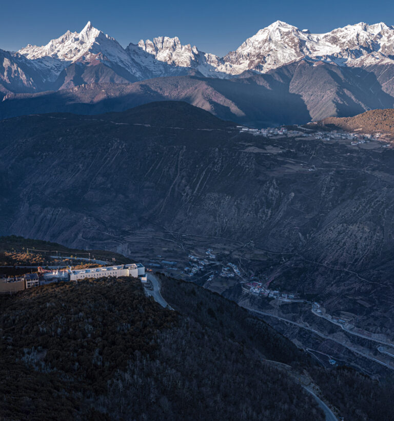 The Poodom Deqin Meri Hotel