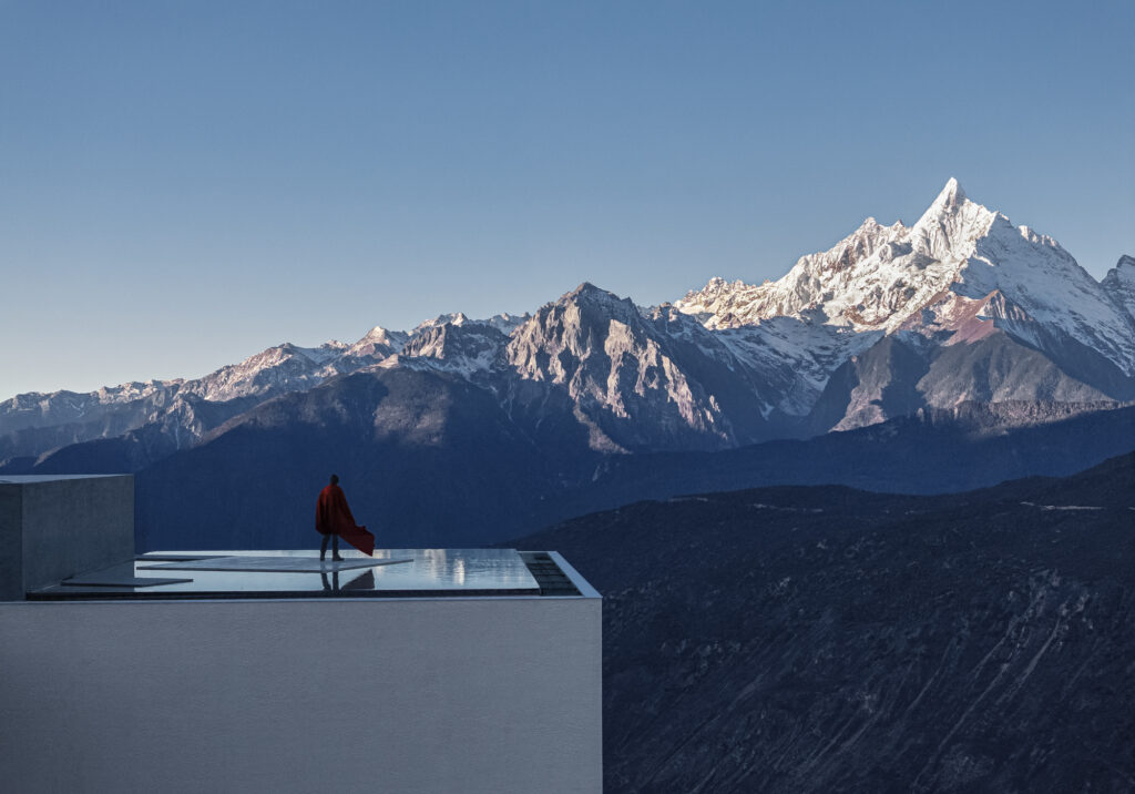 The Poodom Deqin Meri Hotel